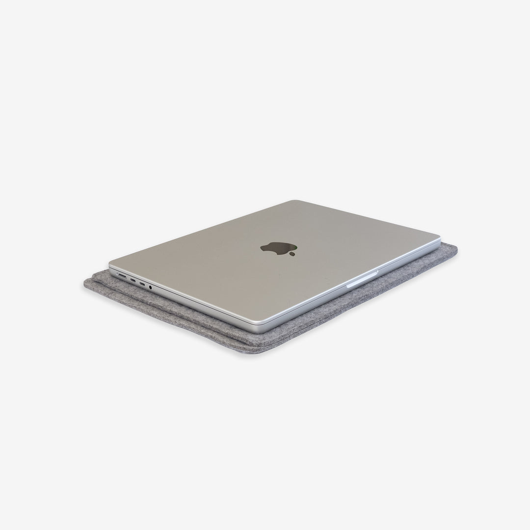 simple sleeve for macbook