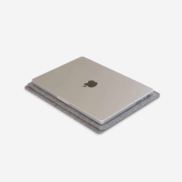 simple sleeve for macbook