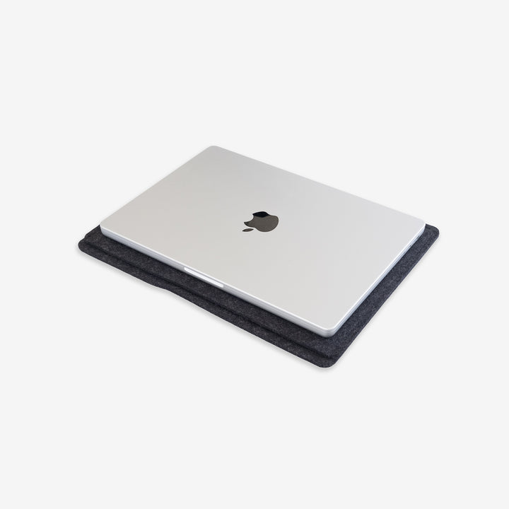 simple sleeve for macbook