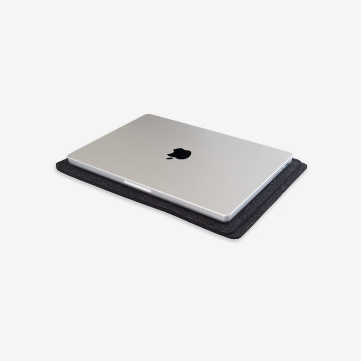 simple sleeve for macbook