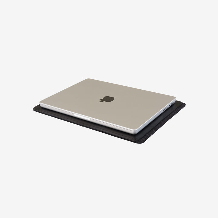 simple sleeve for macbook