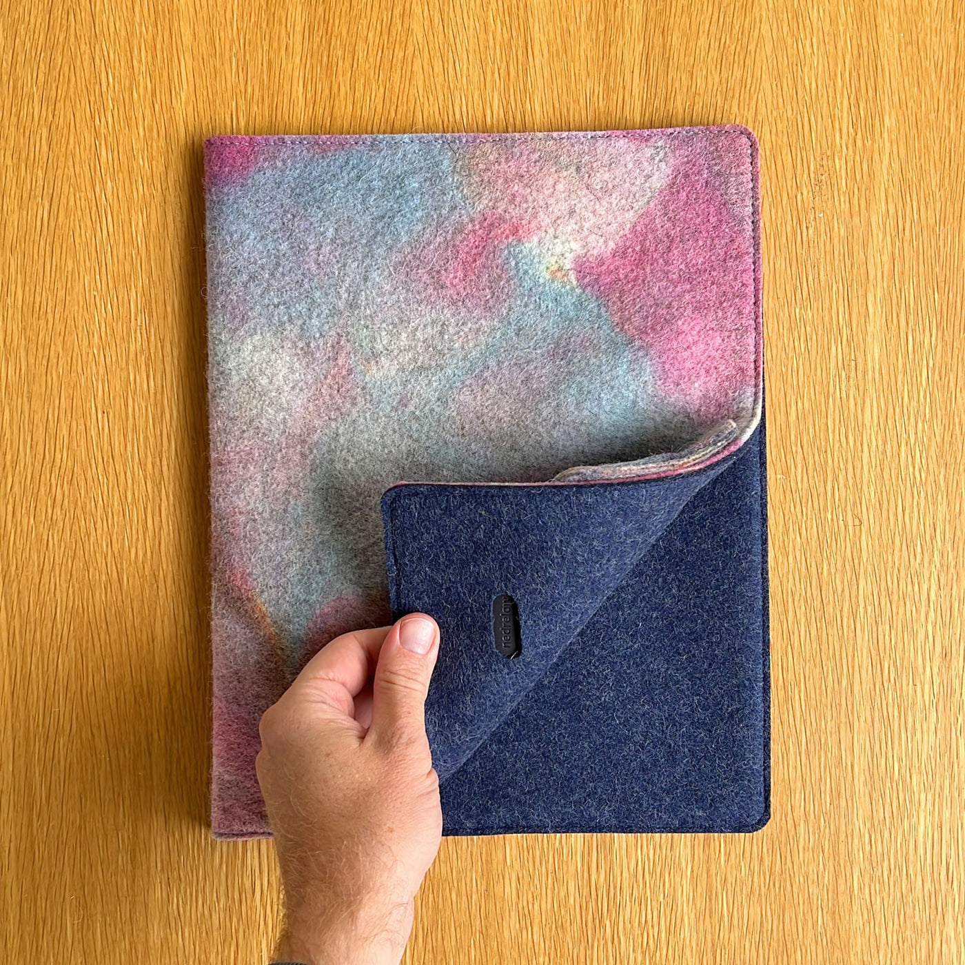 hand dyed magic sleeve, medium tablet (11") with cable keeper (11_3)